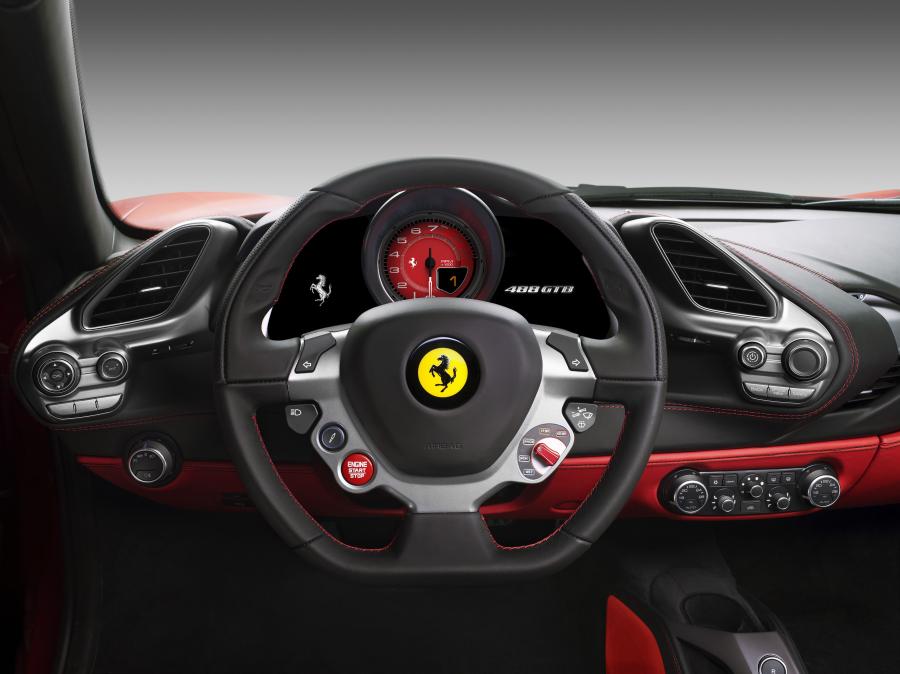  Ferrari 488 GTB 2015 года  (фото 12 из 31)